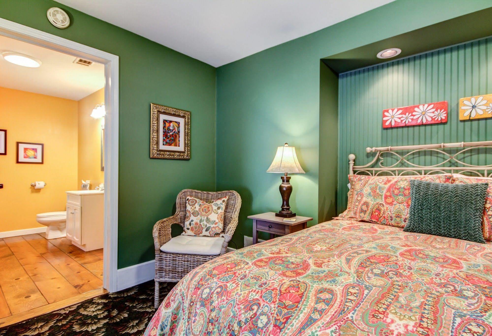 סאוגטוק Twin Oaks Inn מראה חיצוני תמונה